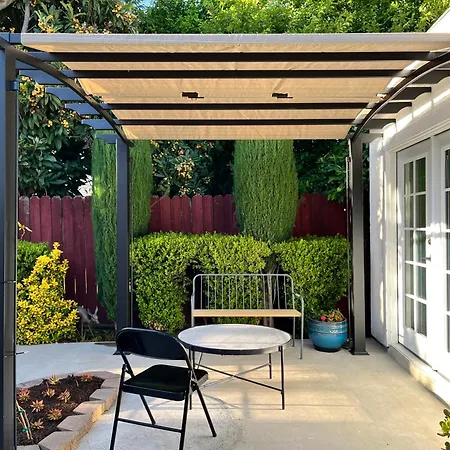 Cozy Suite With On Site Parking Close To Downtown And Uc Davis Medical Center